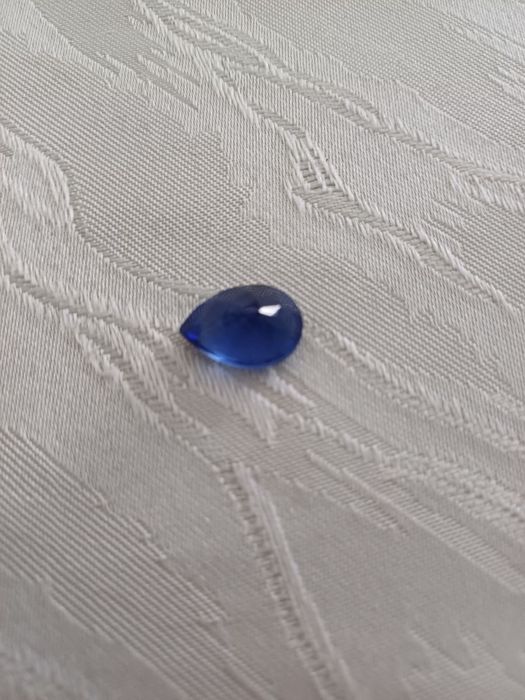Сертифициран 9,50 kt. танзанит
