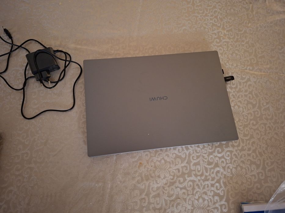 Noutbuk sotiladi, holati ideal.