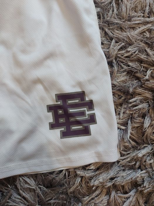 Vând pantaloni scurți Eric Emanuel