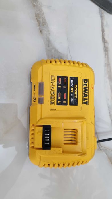 Circular Dewalt pe acumulator