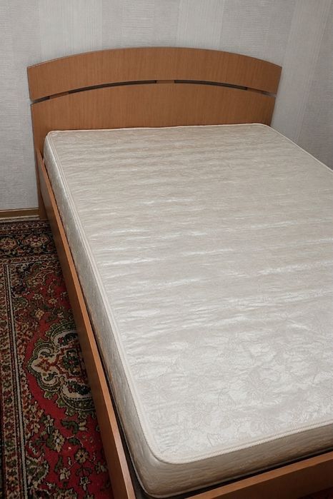 Кровать двуспальная