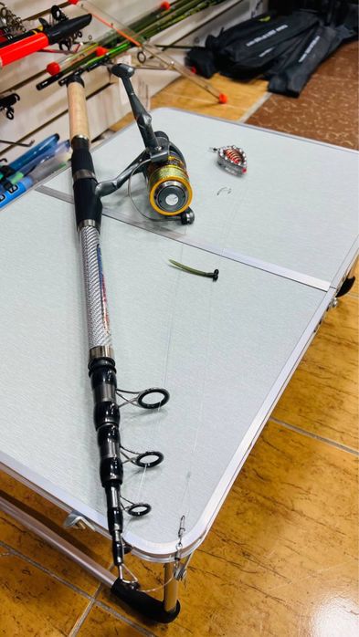 Baliq tutish uchun tayyor qarmoq. Yangi