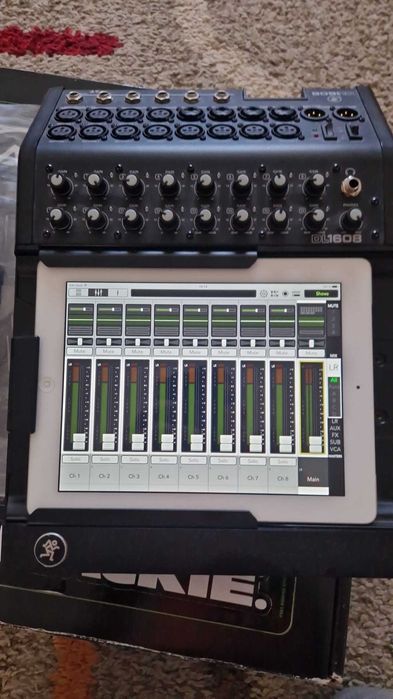 Vând Mixer Digital Mackie DL1608 – impecabil + 2 iPad-uri + Router