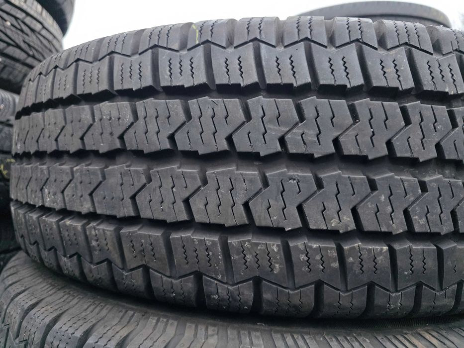 4бр Всесезонни гуми за бус 225 75 16 С - Continental