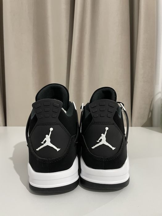 Jordan 4 Retro White Thunder