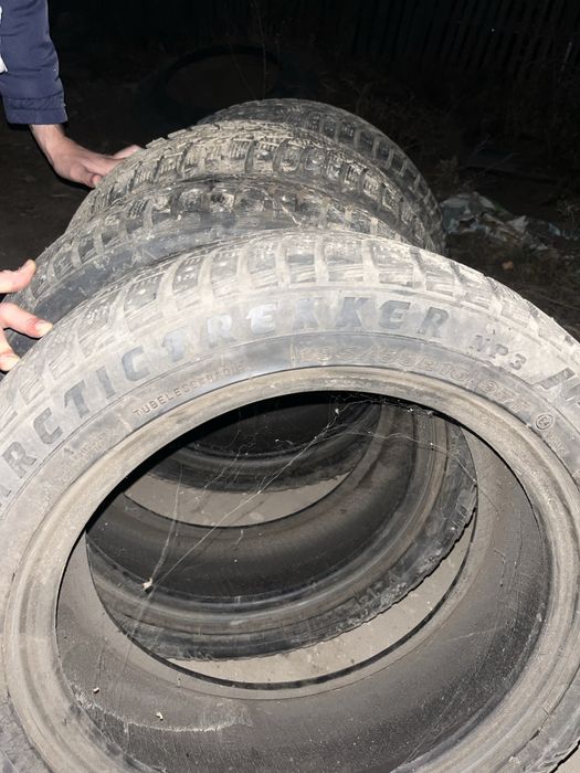Продам резину на R16