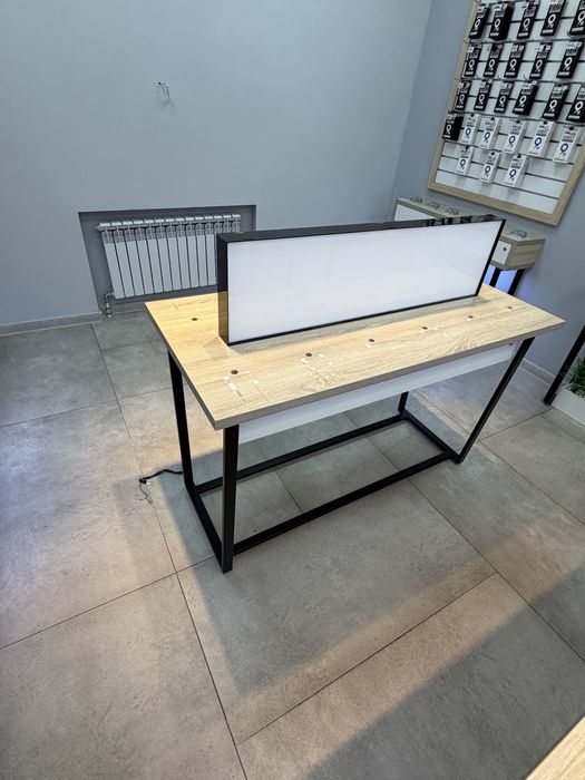 Продается стол, стойка