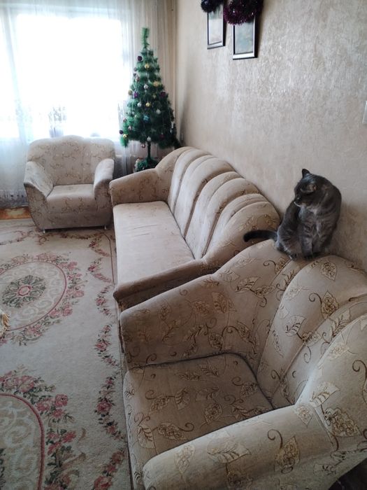 Продам Диван Тройка