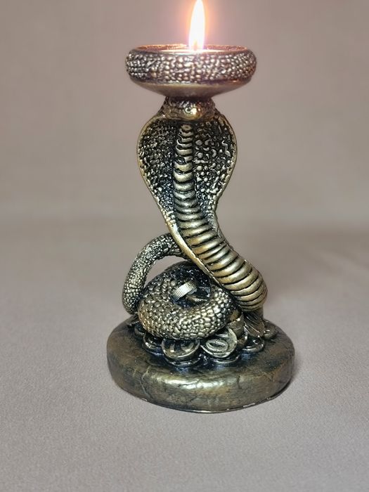 Змея подсвечник.
