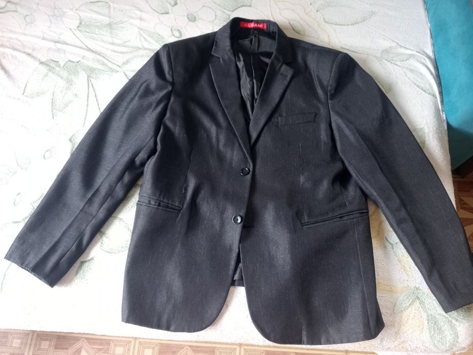 Продам мужской костюм