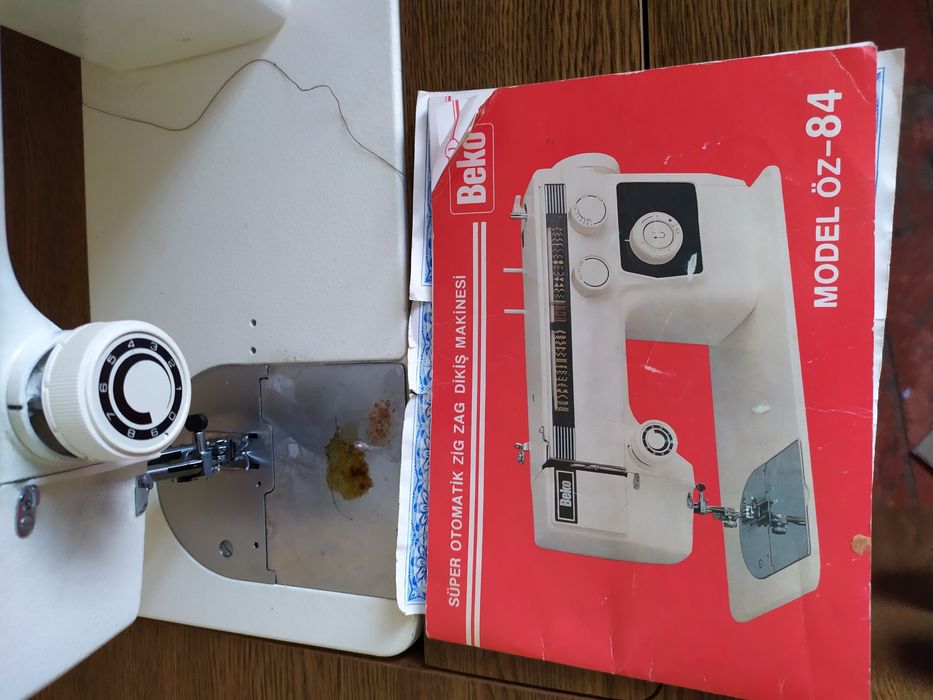 Продам швейную машинку