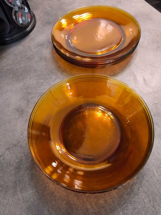 Продавам комплект от 8 чинии Duralex made in France