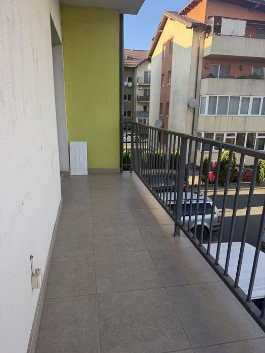 Apartament cu 3camere Floresti strada Eroilor