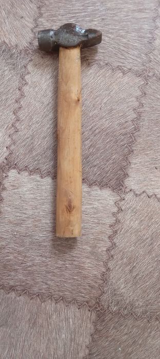 Продам молоток хороший