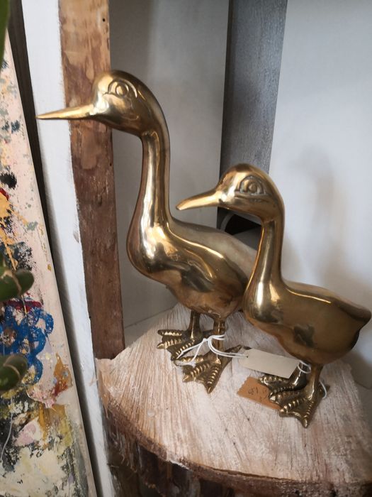 Фигури порцелан, месинг, дърво