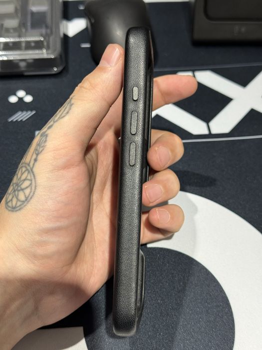 Чехол Moft на iphone 16