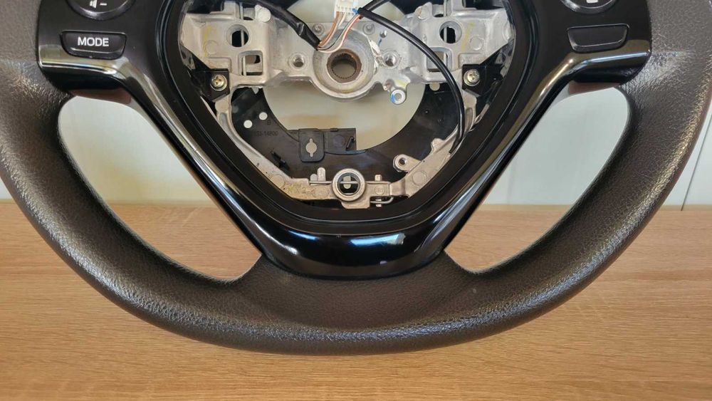 Продавам волан за PEUGEOT 108  Citroen C1 Toyota Aygo 2014 г до 2023 г