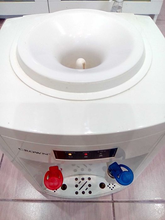 Диспенсър за вода CROWN