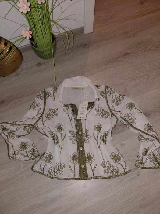 Camasa bumbac 100%, cu broderie manuala olive, model deosebit, noua