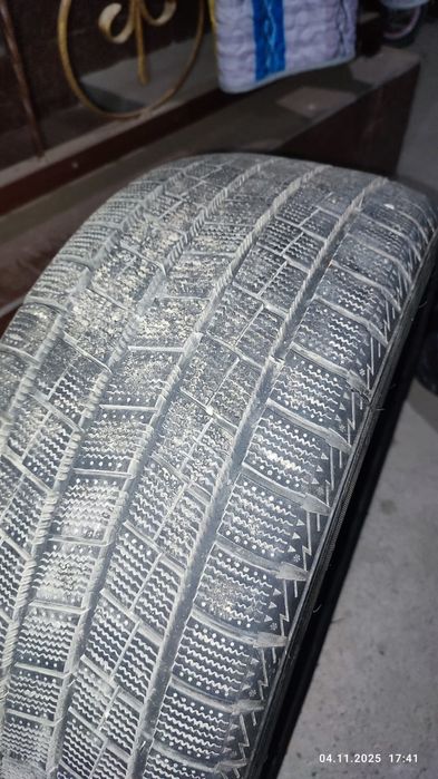 Продам зимние шины 225/45 R17