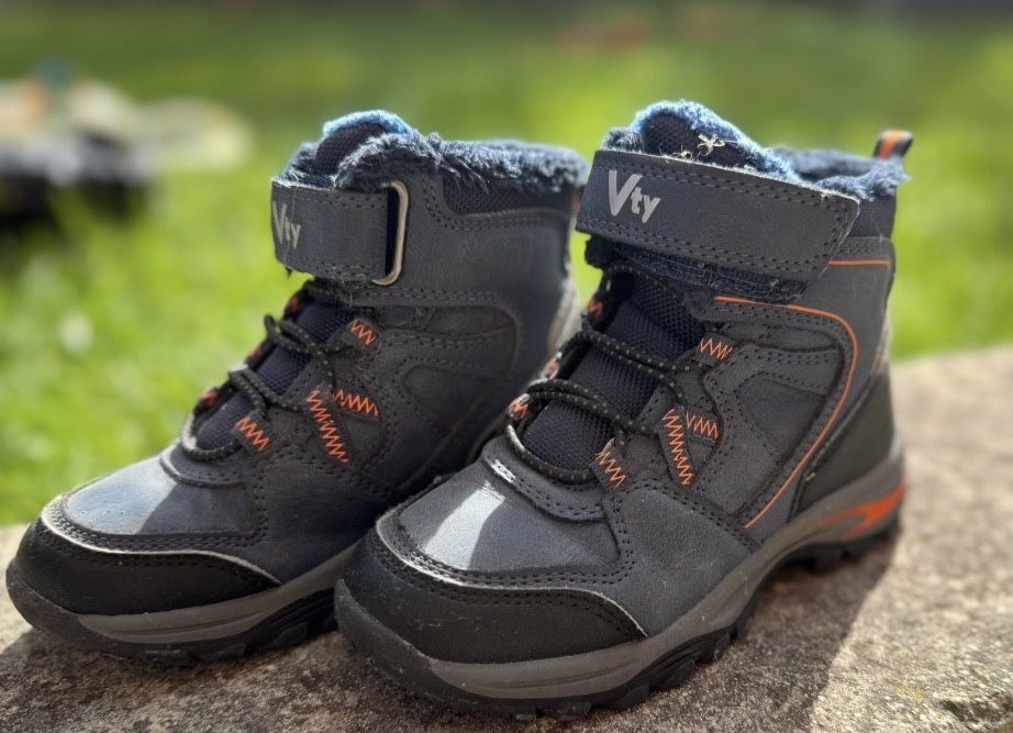 Детски високи обувки