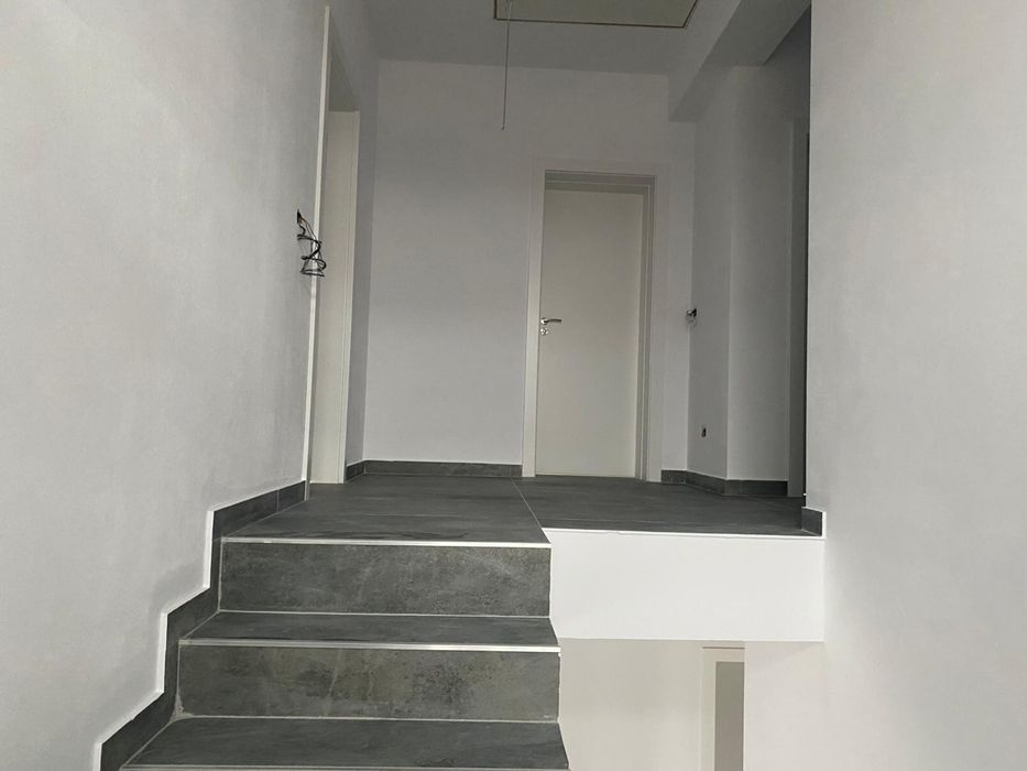 Casa de vanzare zona Metro
