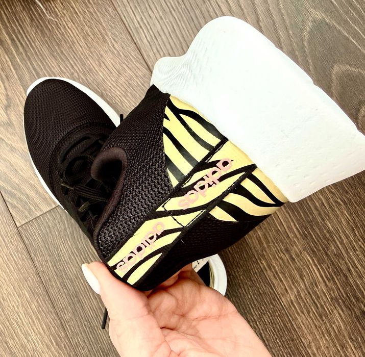 Дамски спортни обувки Adidas Puremotion, 38 EUR, нови