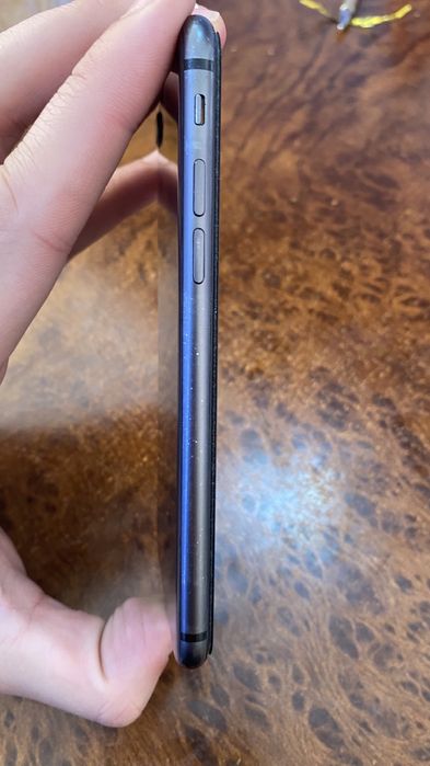 Iphone 8 ………………….