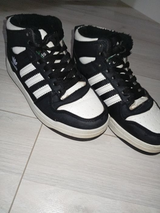 Кроссовки утеплённые