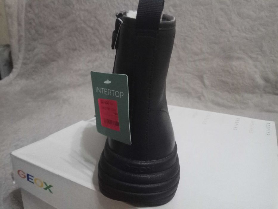 Продам зимние ботинки GEOX на девочку