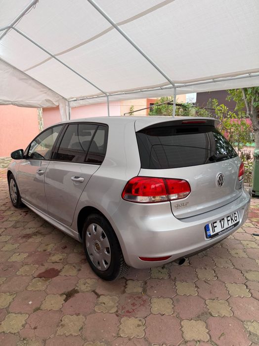Golf 6 - R-line - 1.6 tdi - 105 CP - 2013 - Pilot automat - Clima - Comenzi pe volan/vocale - Incalzire in scaune