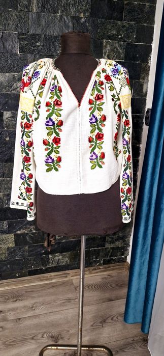 Ie autentic  pe pânză