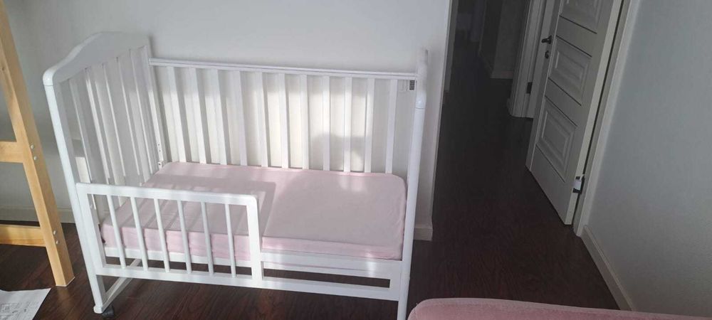 Детская кровать (манеж)