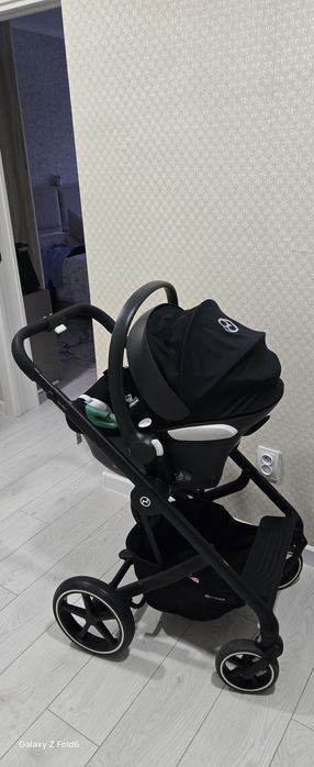 Продам каляску Cybex