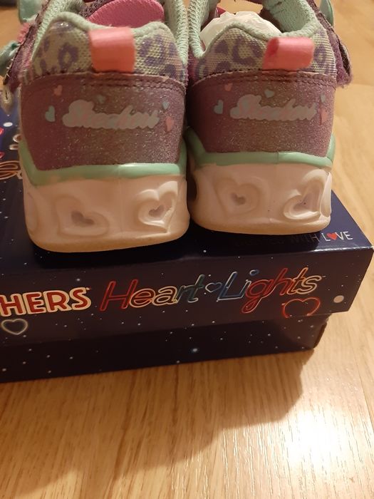 Adidasi Skechers fete marimea 25 fara lumini, folosiți