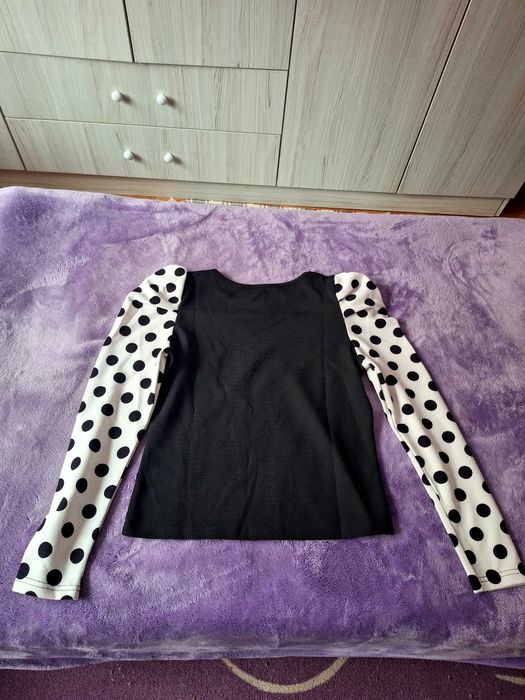 Дамска блуза в черно и бяло