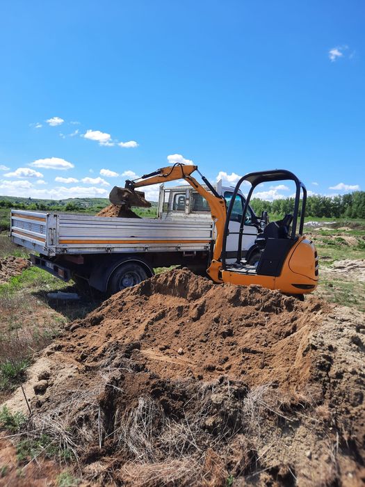 Închiriez miniexcavator+Camionetă 6,5 tone