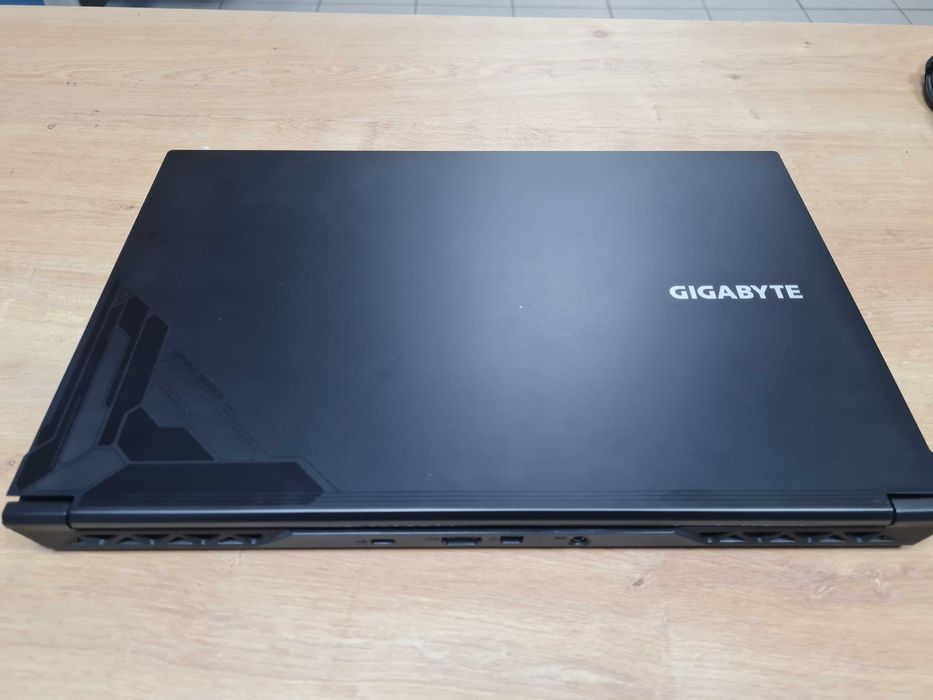 Laptop Gaming Gigabyte, i5-12500H, RTX4060, 144Hz, 16GB DDR4, 250GB SSD