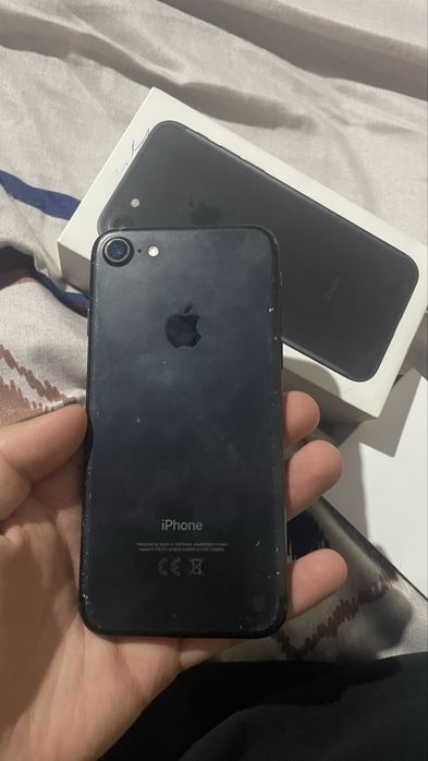 Айфон7 хорошо состояниа нормально работает .