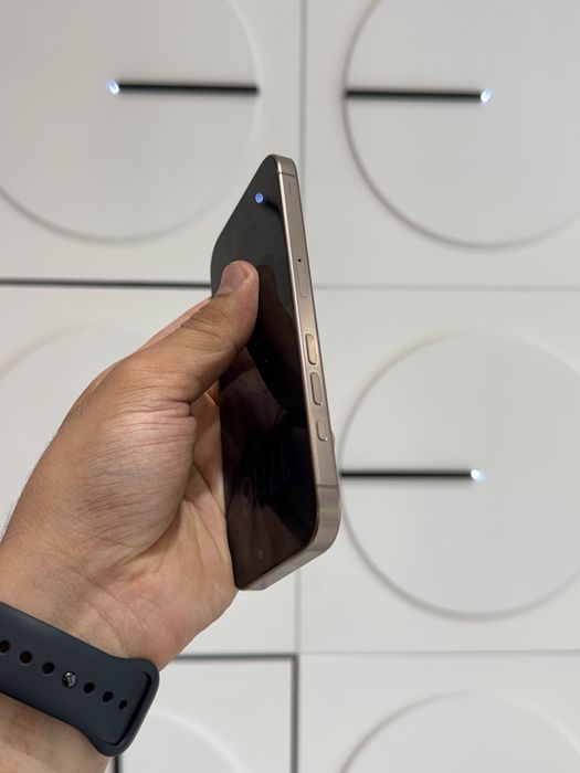 iPhone 16 pro Desert 128GB