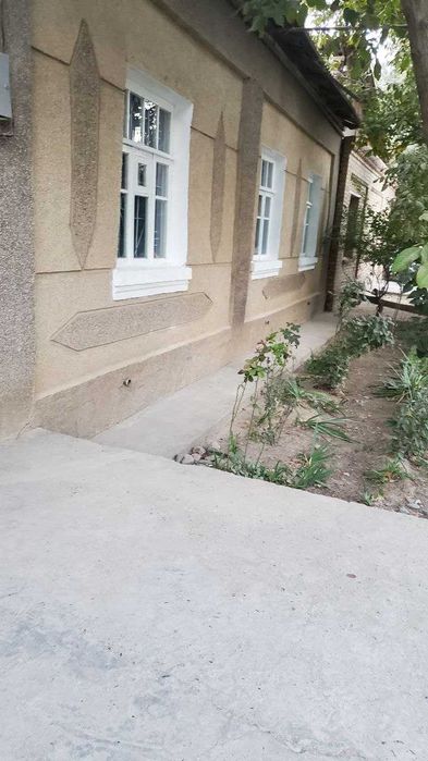 Kattaqo'rg'on shaxrida hovli sotiladi