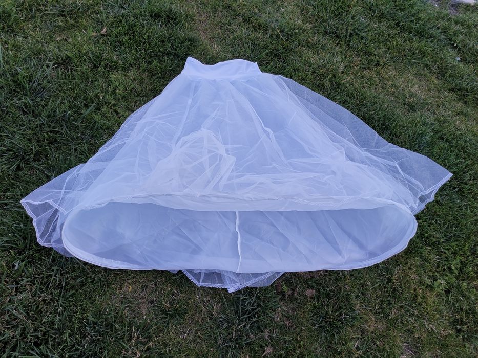 Crinolina noua mireasa