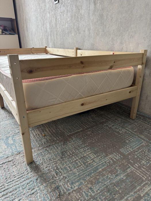 Продам кровать 180*90