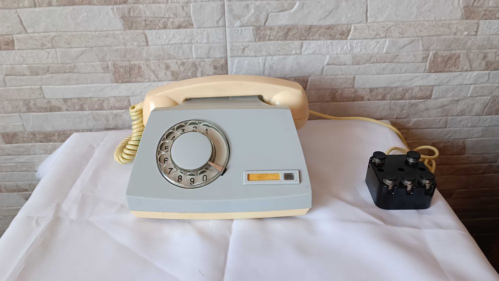 Стар телефон със шайба - военен - П-170 - 1977г.