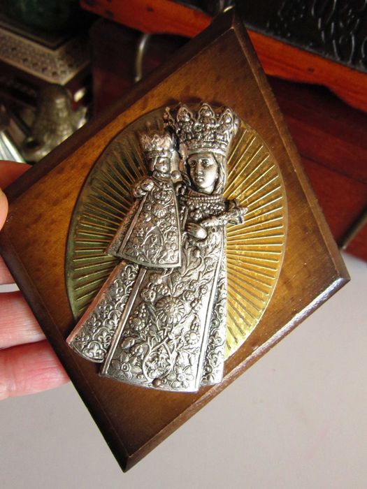 cadou deosebit rar Madonna Maria Franta 1970 handmade