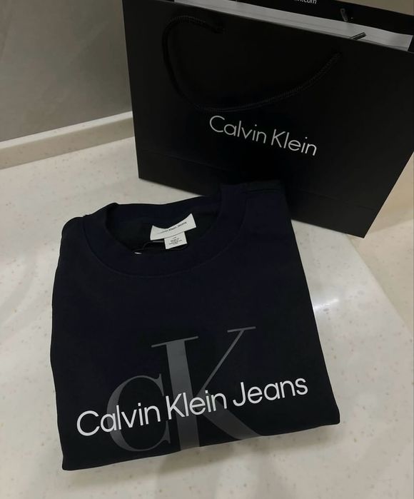 Свитшот от Calvin Klein