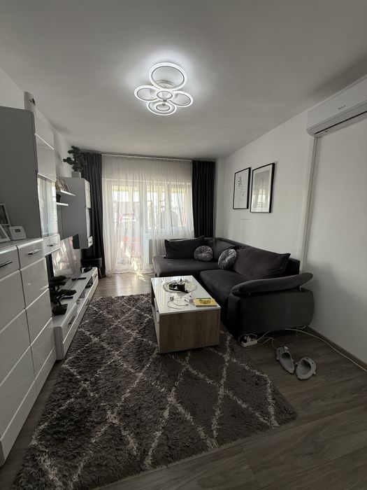 Apartamnet 2 camere decomandat la cheie