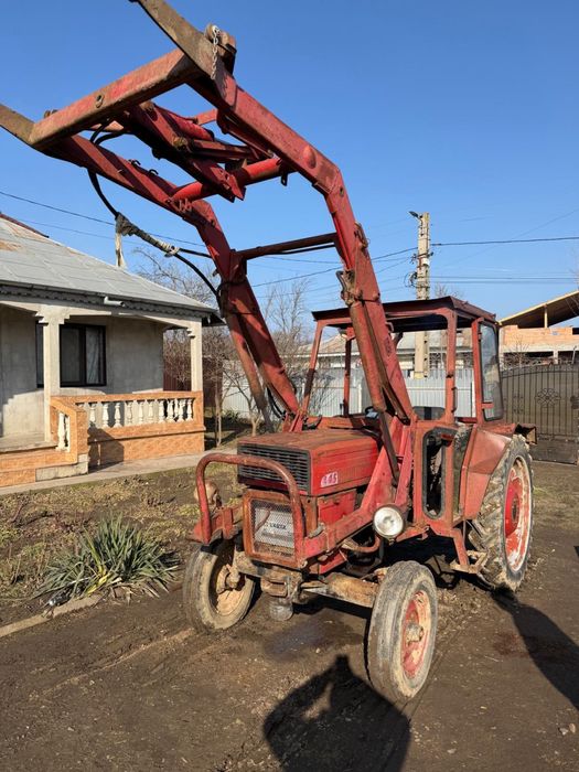 Incarcator frontal tractor u445