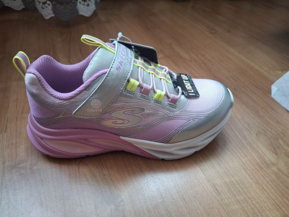 Skechers Cosmic glow