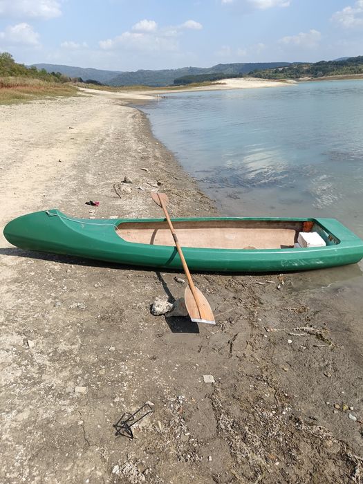 Продавам лодка индианско кану